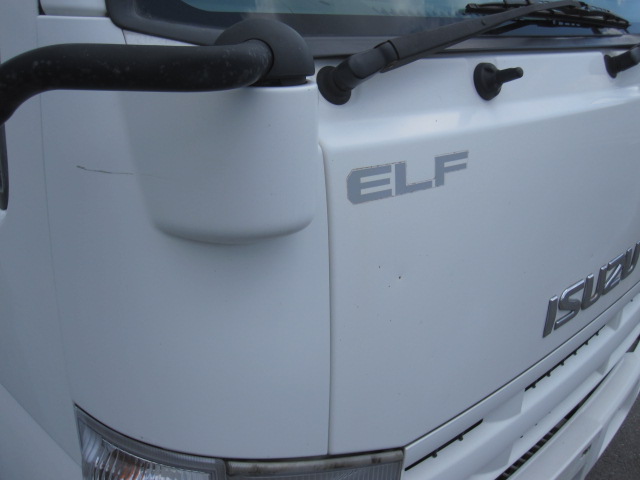 4WD　低温仕様冷凍バン　サイド付き　新免許対応