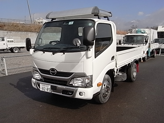 29年デュトロ10尺４WD平ボデー車検付きです。