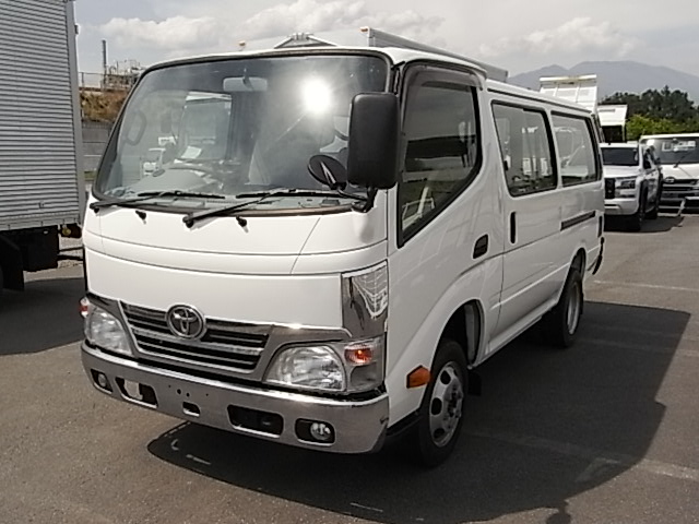 トヨタダイナ ルートバン6人乗りです。きれいです。