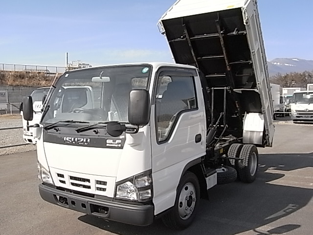 17年エルフ全低床２トンダンプ スムーサー走行43千㎞です。
